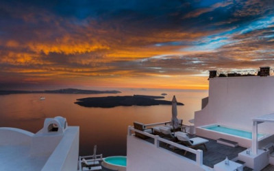 Aqua Luxury Suites Santorini 5*