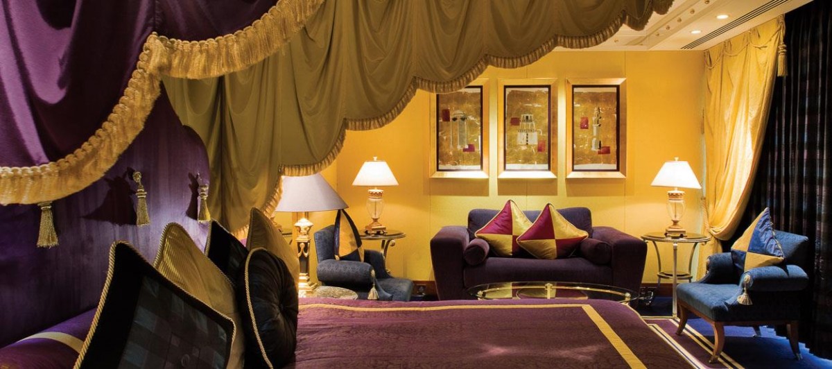 CLUB ONE-BEDROOM SUITE
