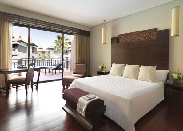 PREMIER LAGOON ACCESS ROOM