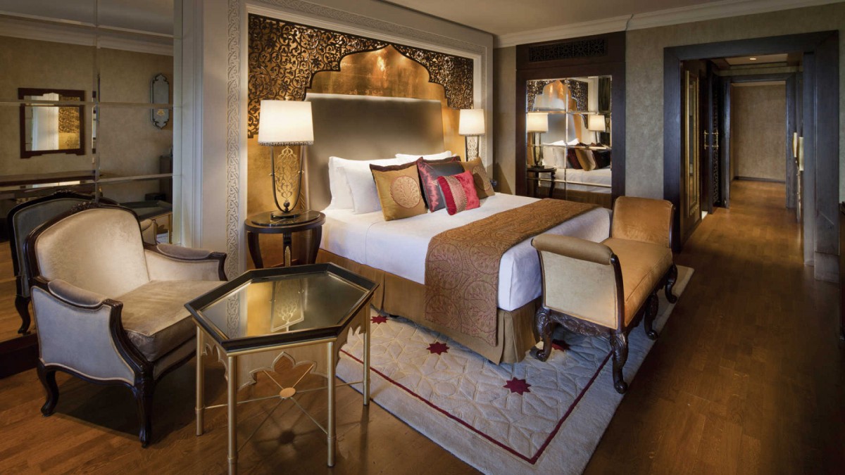 GRAND DELUXE FAMILY ROOM