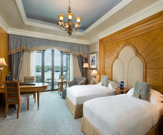 CORAL ROOM
