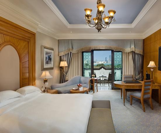 DIAMOND ROOM