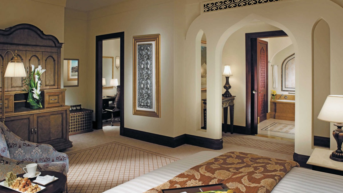 PREMIER ROOM