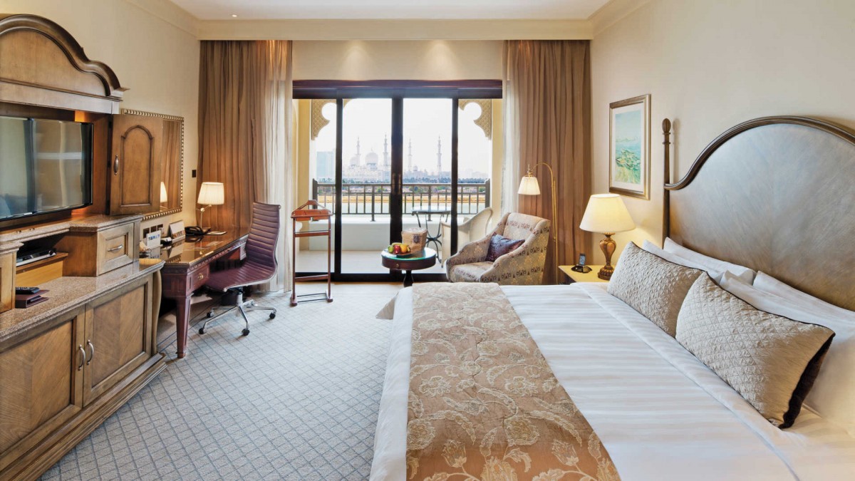 HORIZON CLUB DELUXE ROOM