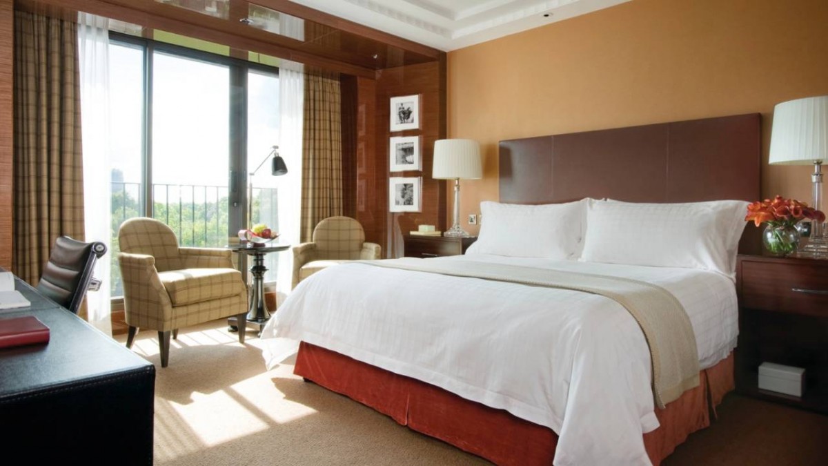 SUPERIOR ROOM