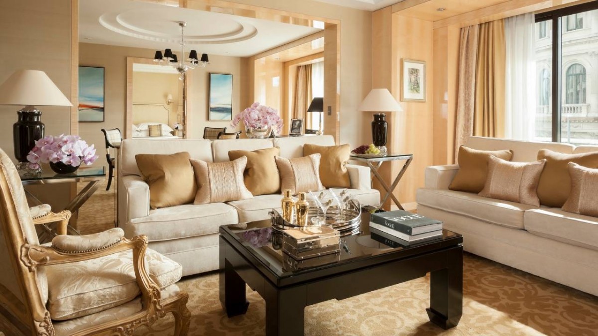GRAND ONE-BEDROOM SUITE
