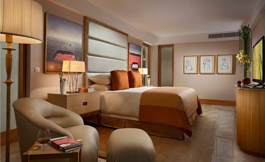 THE EARL SUITE