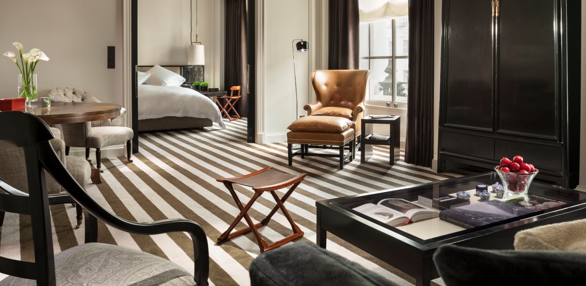 DELUXE SUITE