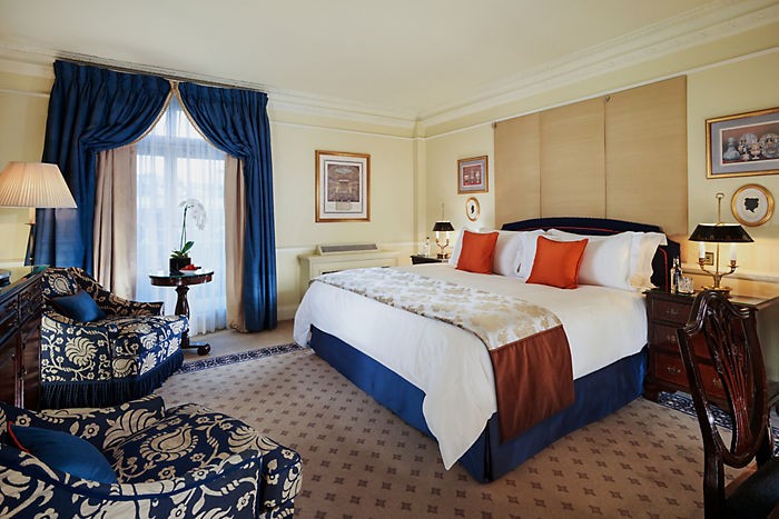 KNIGHTSBRIDGE ROOM