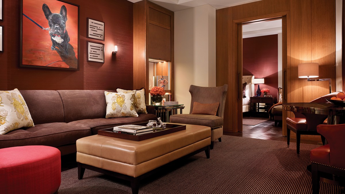 WHITEHALL SUITE