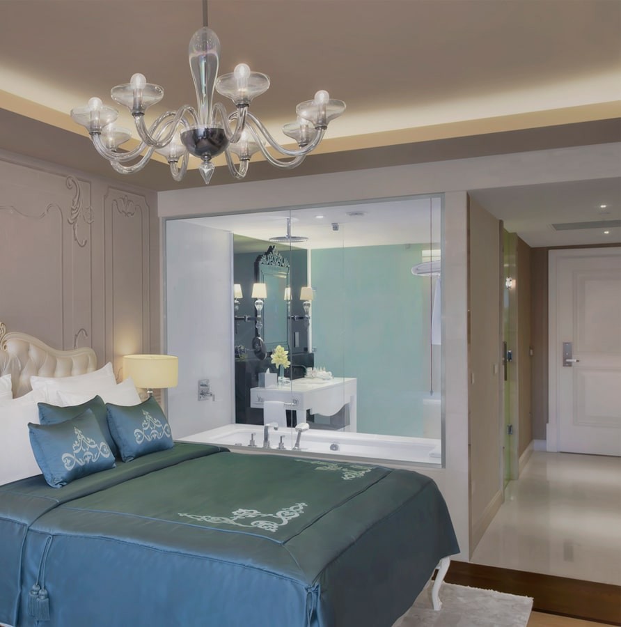 SUPERIOR ROOM