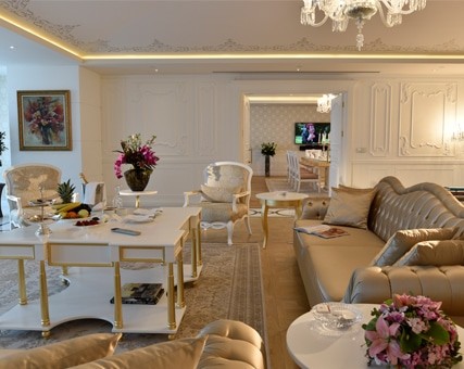 PRESIDENTIAL SUITE