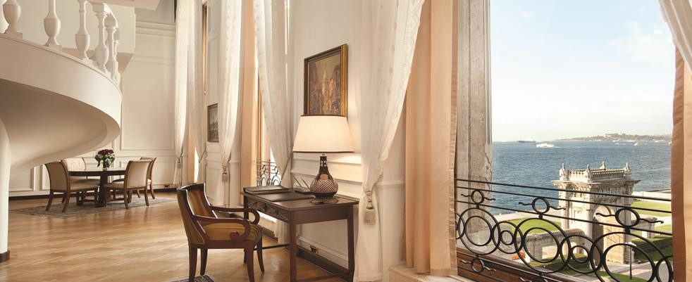 TWO BEDROOM CORNER PALACE SUITE