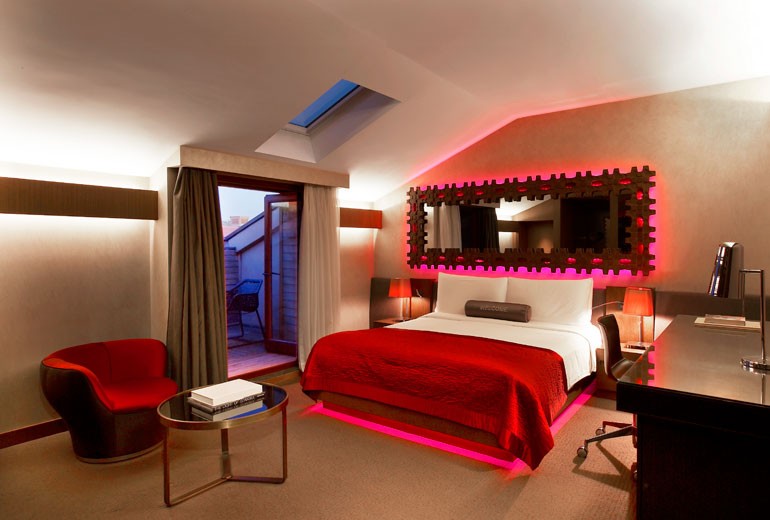 FABULOUS ROOM