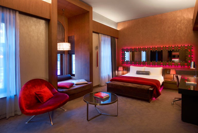 FANTASTIC SUITE