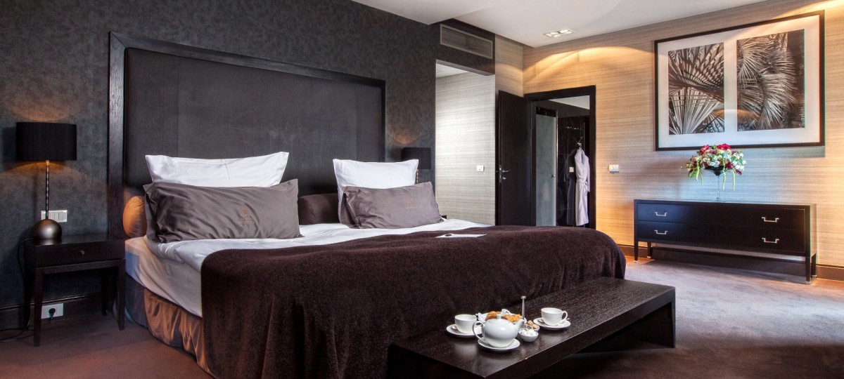 DELUXE SUITE