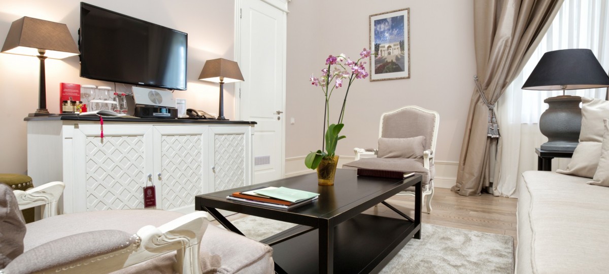 JUNIOR SUITE