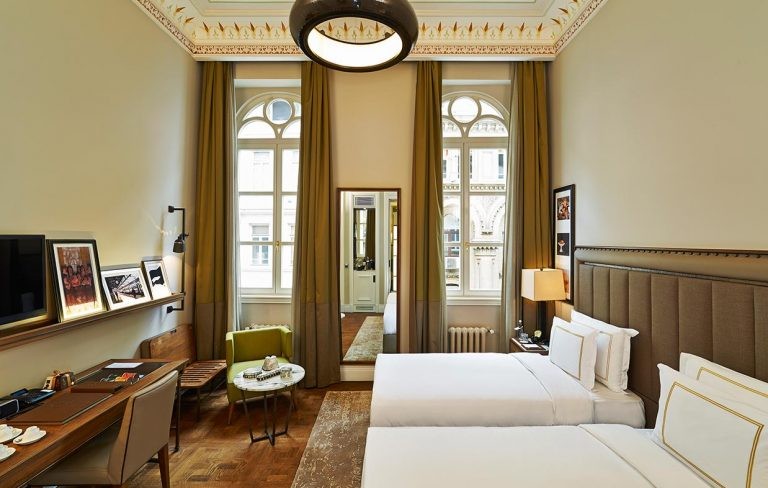 DELUXE TWIN ROOM