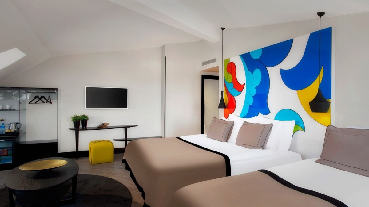 SUPERIOR DOUBLE OR TWIN ROOM