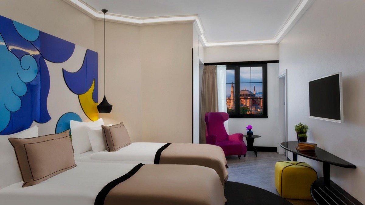 DELUXE DOUBLE ROOM