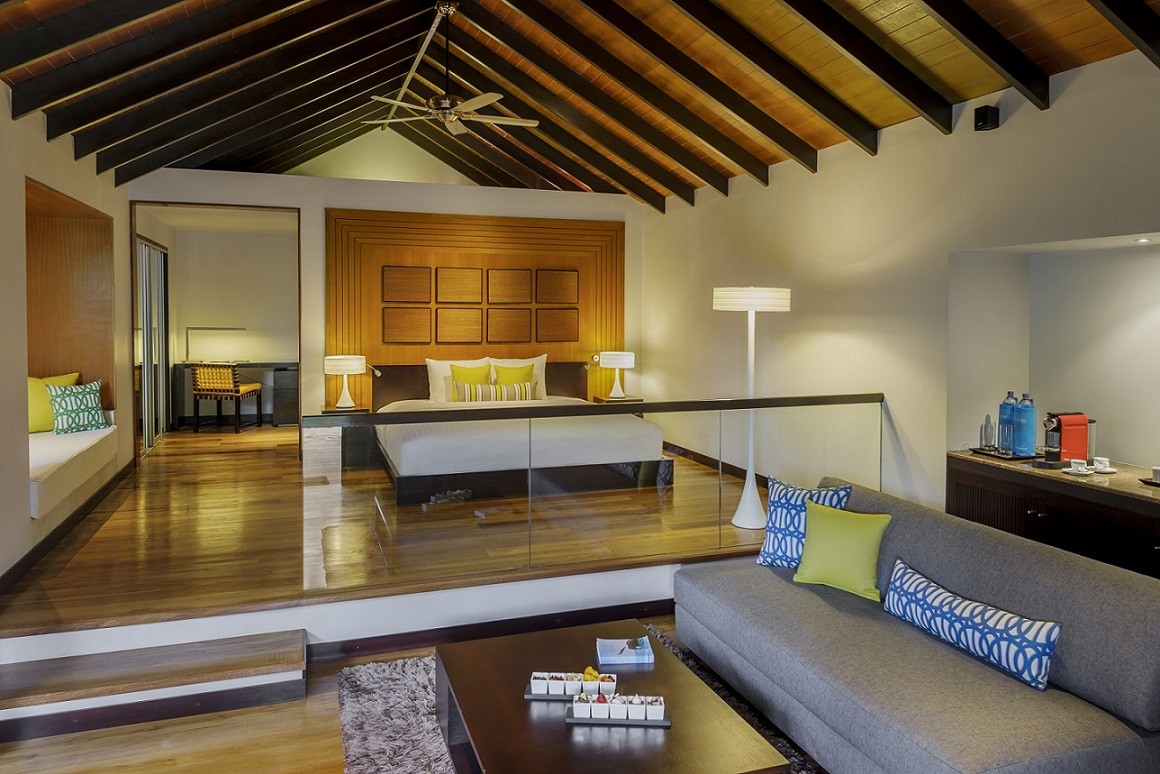 DELUXE VILLA WITH POOL