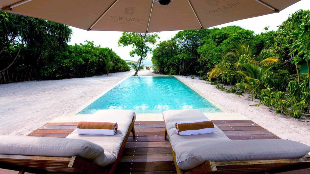 DELUXE SUNSET BEACH VILLA WITH POOL