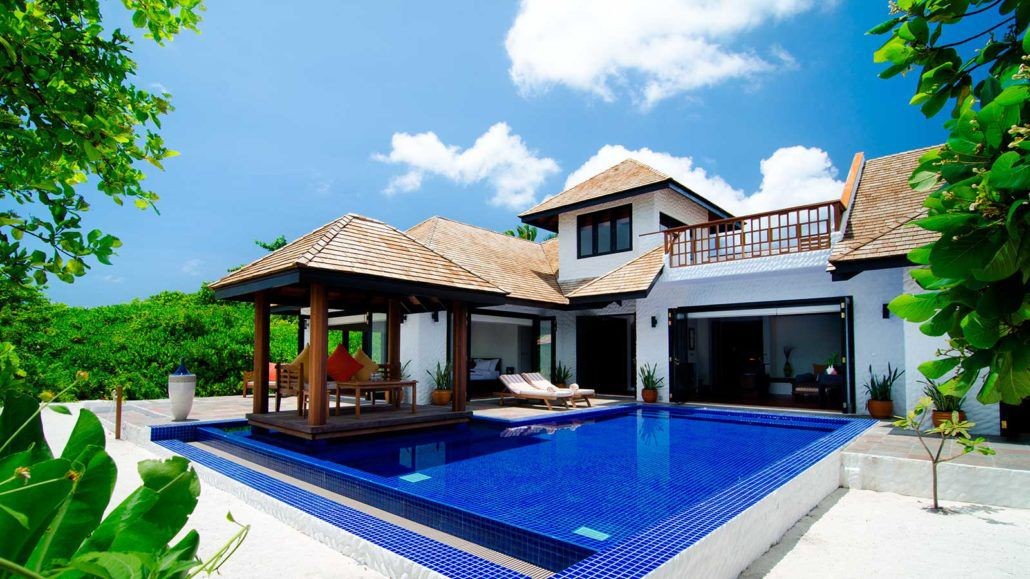 FAMILY VILLA WITH POOL