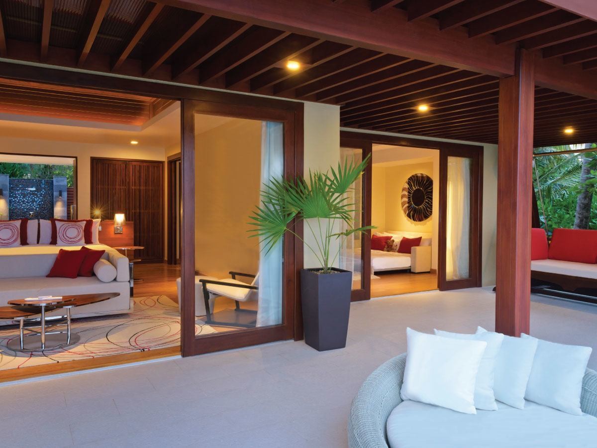 FAMILY BEACH SUITE WITH POOL