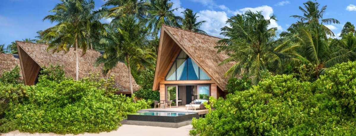 BEACH VILLA WITH POOL