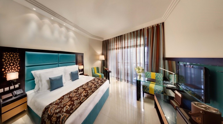 DELUXE ROOM