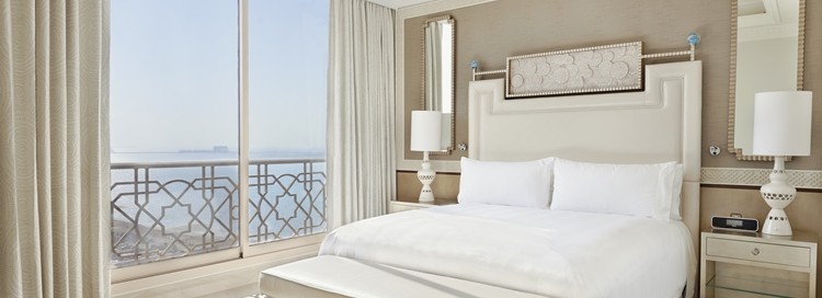 KING ONE BEDROOM SUITE WITH SEA VIEW