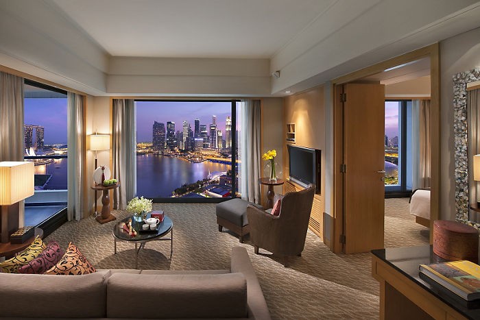 CLUB MARINA BAY SUITE