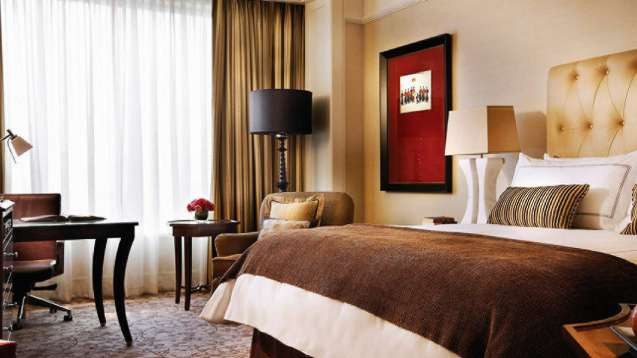 DELUXE ROOM