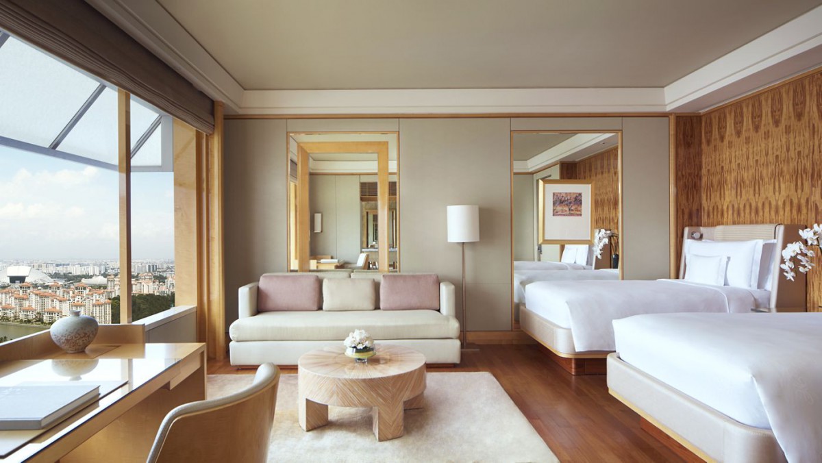 CLUB DELUXE KALLANG