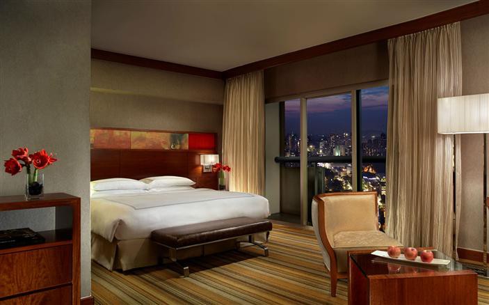 GRAND ROOM