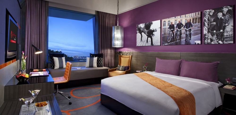 DELUXE ROOM