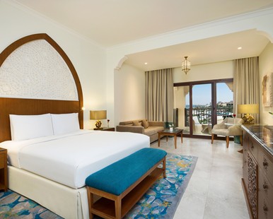 KING DELUXE ROOM WITH BALCONY AND SEA VIEW