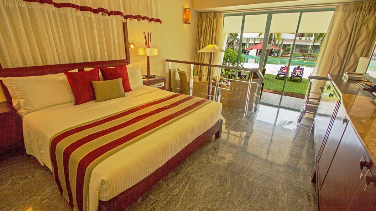 DELUXE ROOM
