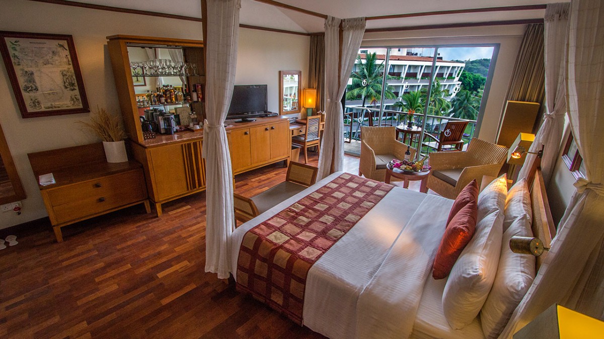 PARADISE ROOM