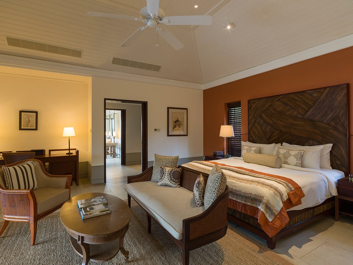 POOL VIEW MASTER SUITE