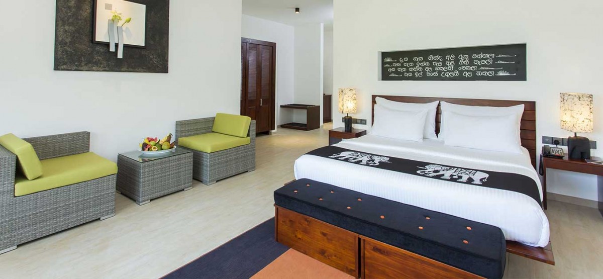 DELUXE ROOM