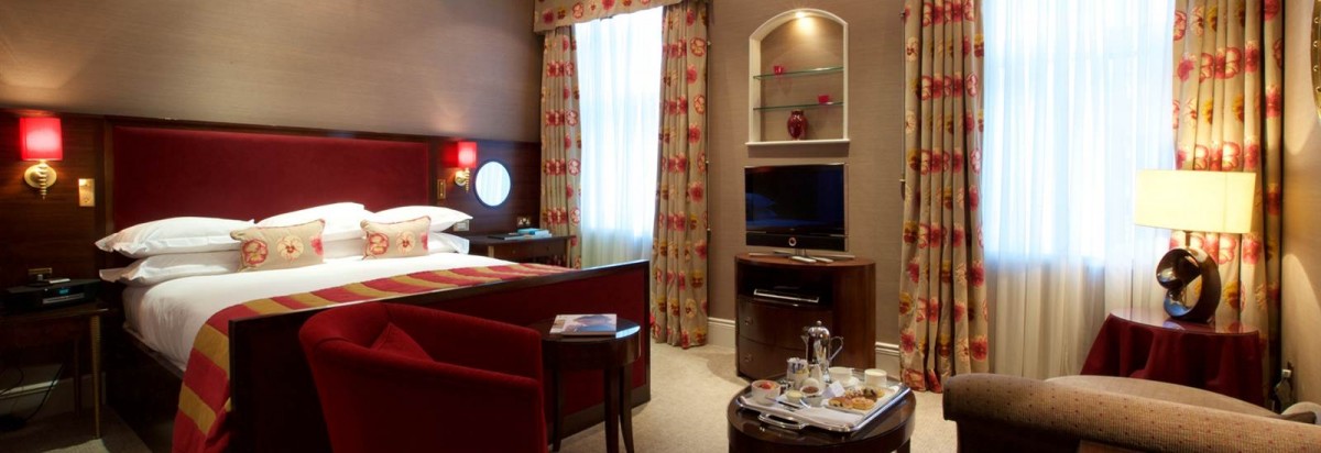 EXECUTIVE ROOM