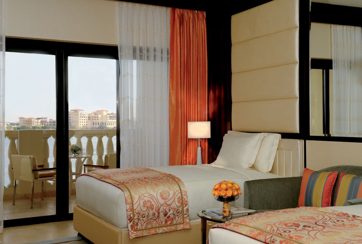DELUXE GUEST ROOM