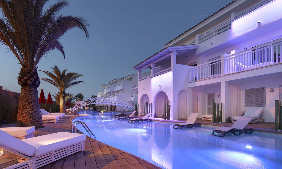 DOUBLE SUPERIOR SWIM UP ROOM
