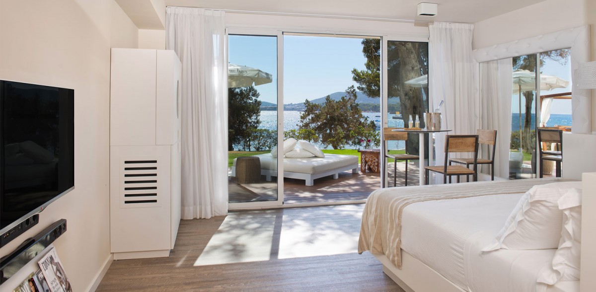 GARDEN STYLE SUITE