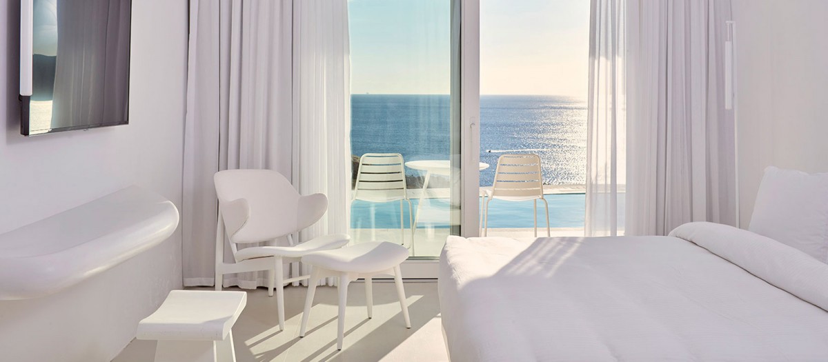 PREMIUM DOUBLE ROOM WITH OUTDOOR JACUZZI