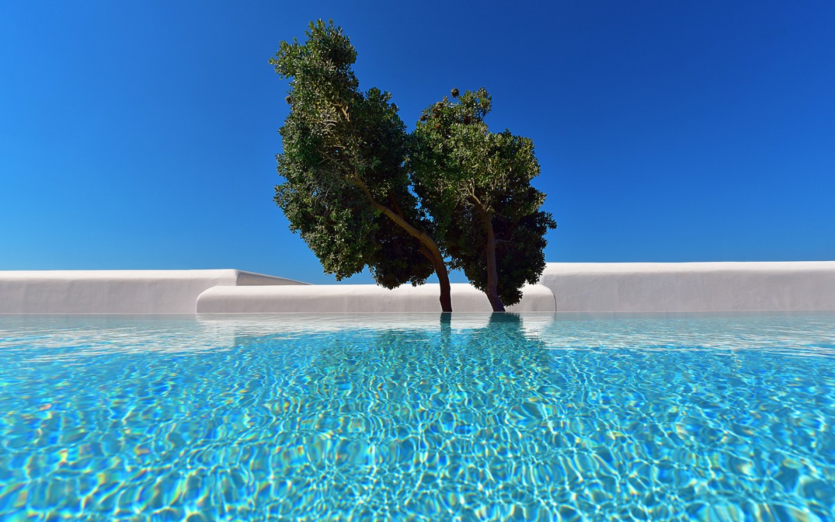 PREMIUM GARDEN VIEW WITH SHARING POOL ROOM