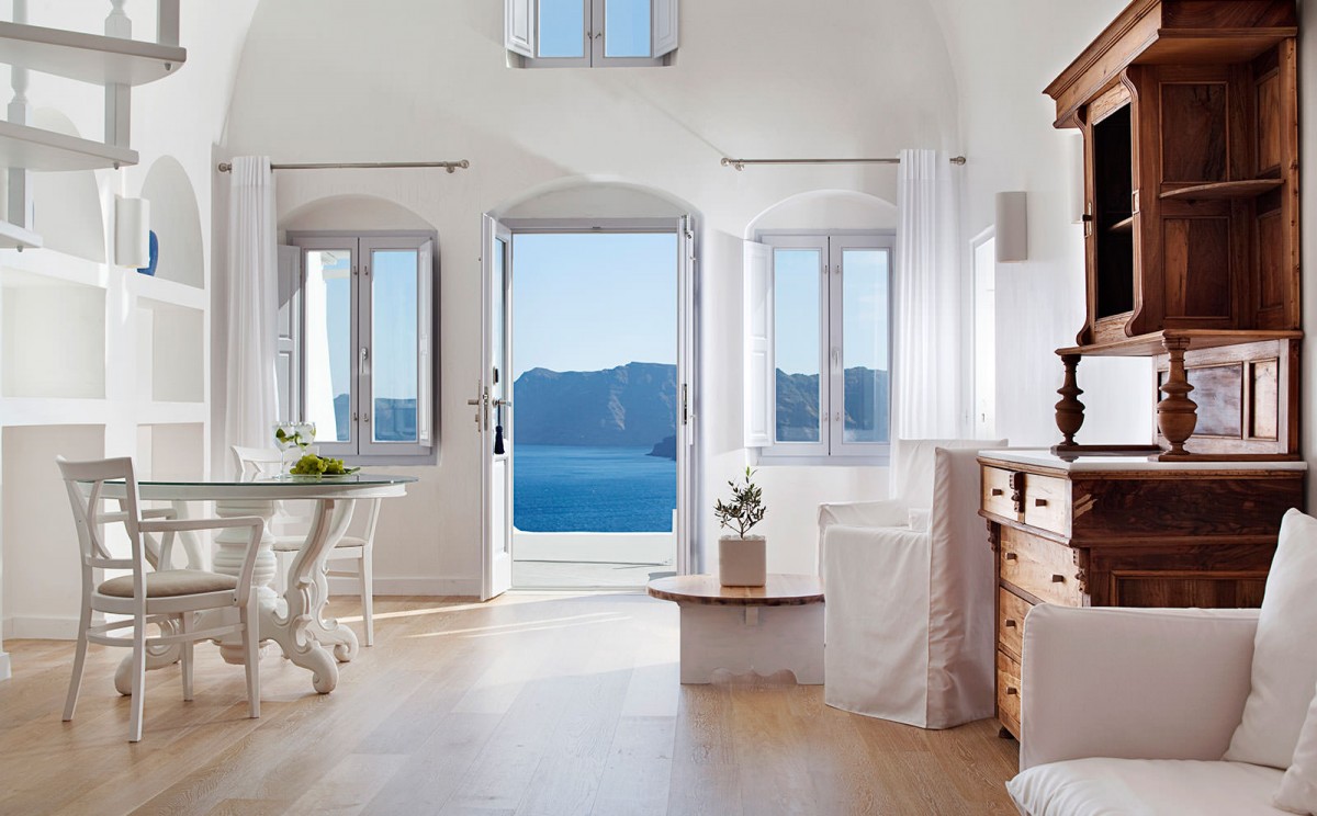 KATIKIES SUITE WITH OPEN AIR WITH JETTED TUB