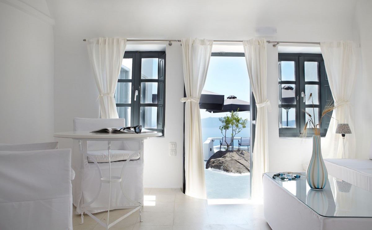 SUPERIOR SUITES WITH OPEN AIR JETTED TUB