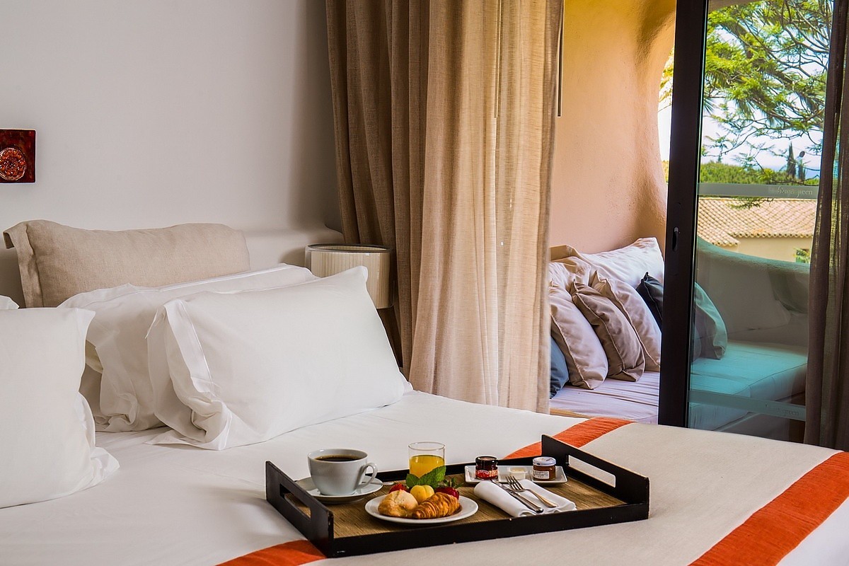SUITE ONE BEDROOM